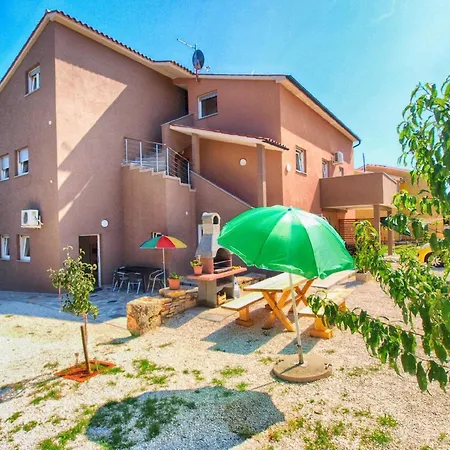 Apartment Fuer 4 Personen Ca 50 Qm In Liznjan, Istrien Suedkueste Von Istrien *
